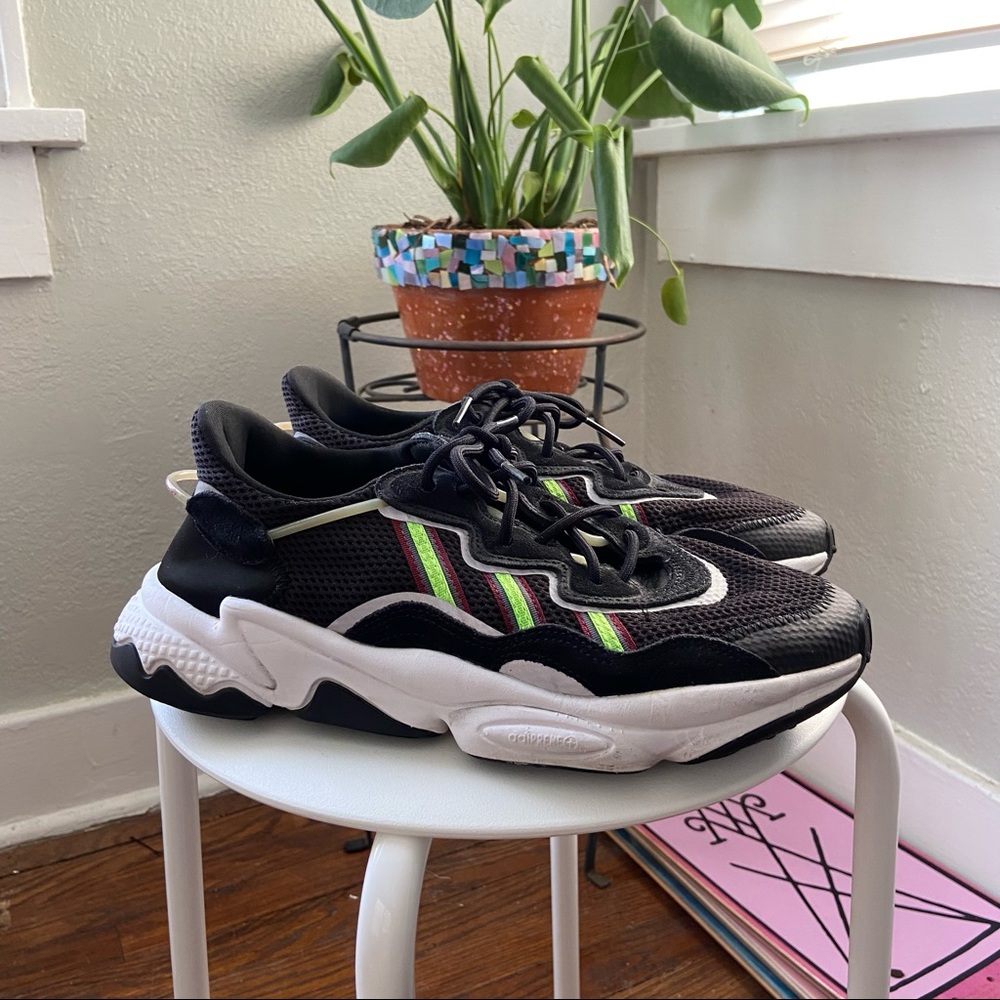 Adidas OZWEEGO